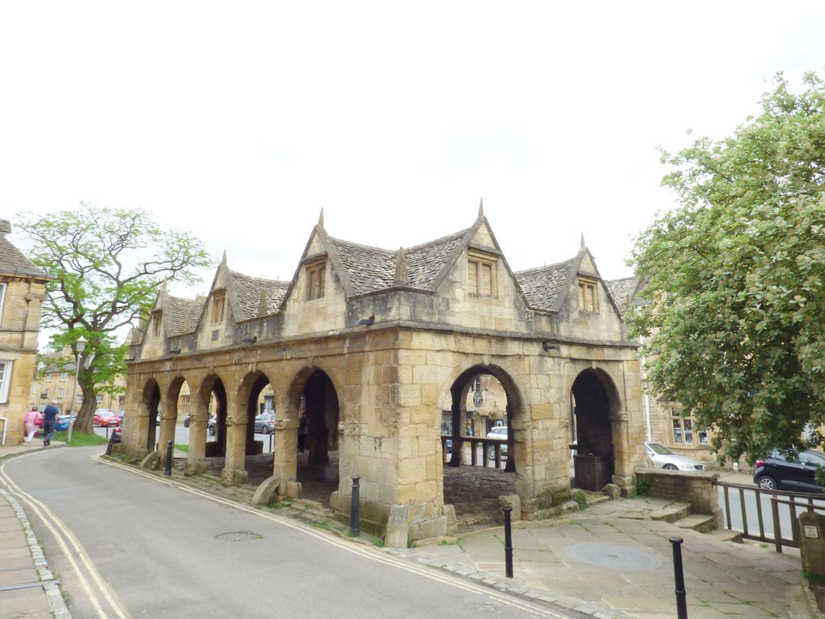 25 Shakespeare Street *